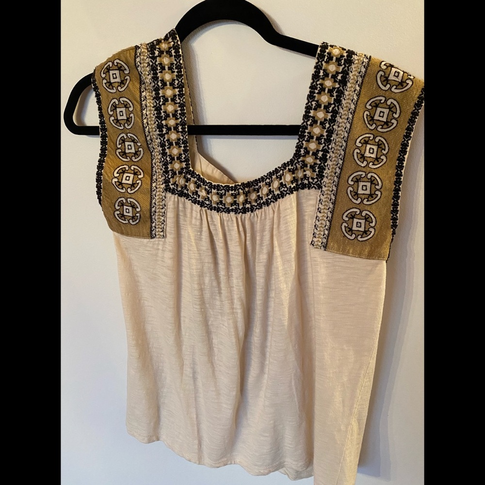 Embroidered Blouse - Picture 4 of 4